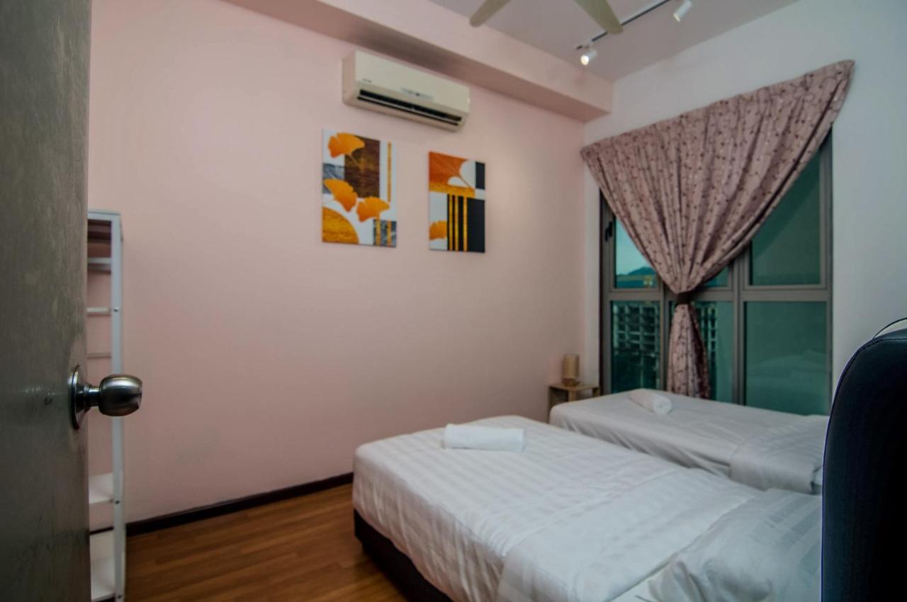 Flora Residence One South By Idealhub Seri Kembangan Esterno foto